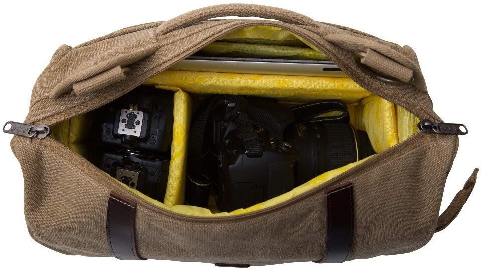 ACTR500 - The traveler messenger bag by Ape Case.