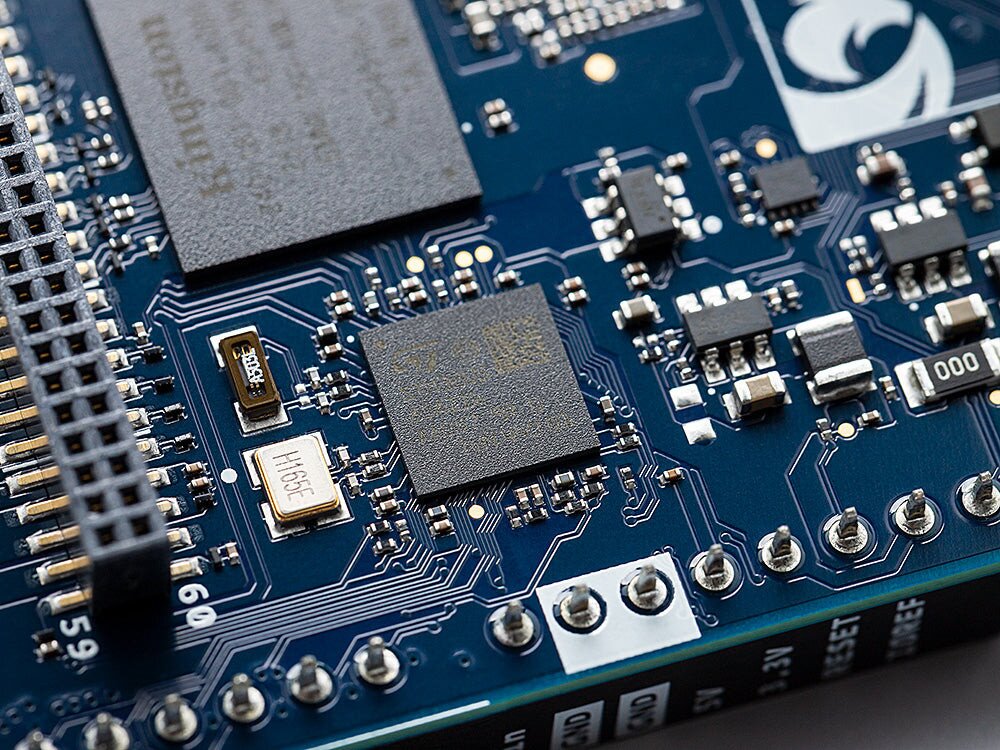Arduino UNO Q Board - Fast Delivery to UAE - Tejar.com UAE