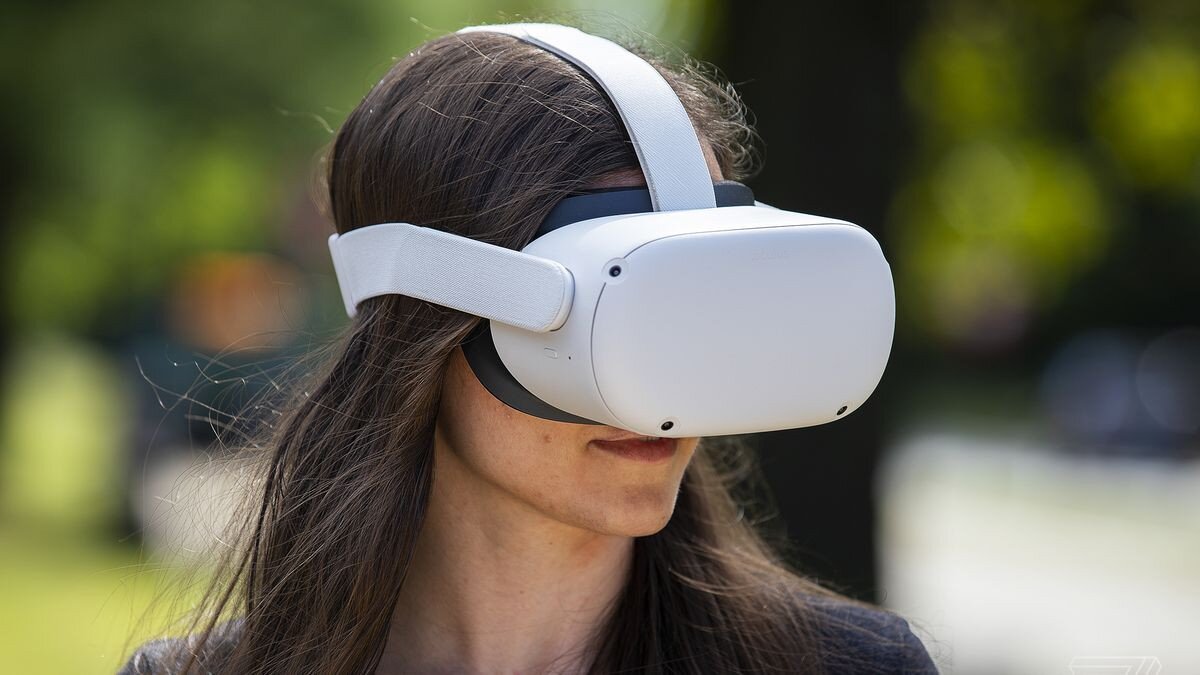 Buy Oculus Quest 2 All-In-One VR Headset online in UAE - Tejar.com UAE